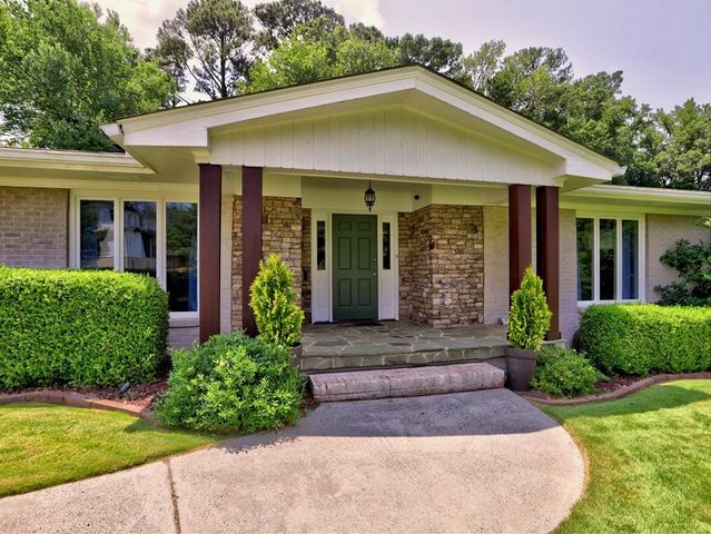 715 Glenforest Road, Sandy Springs, GA 30328