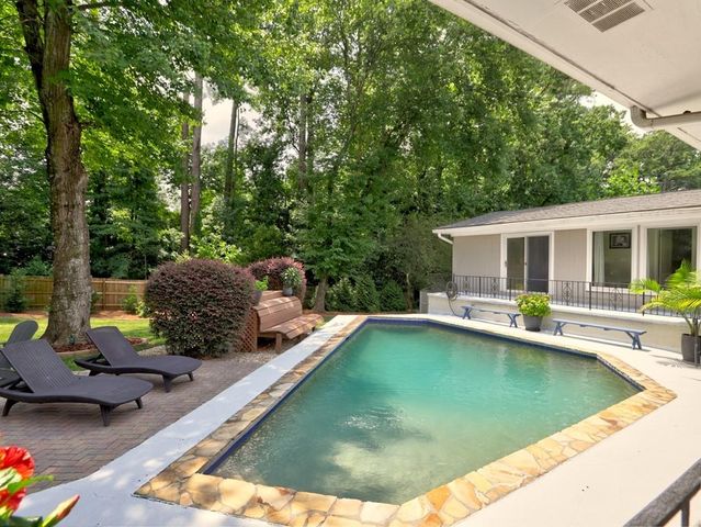 715 Glenforest Road, Sandy Springs, GA 30328