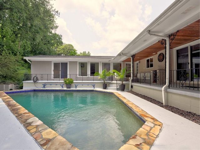 715 Glenforest Road, Sandy Springs, GA 30328