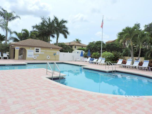 6563 Via Regina, Boca Raton, FL 33433