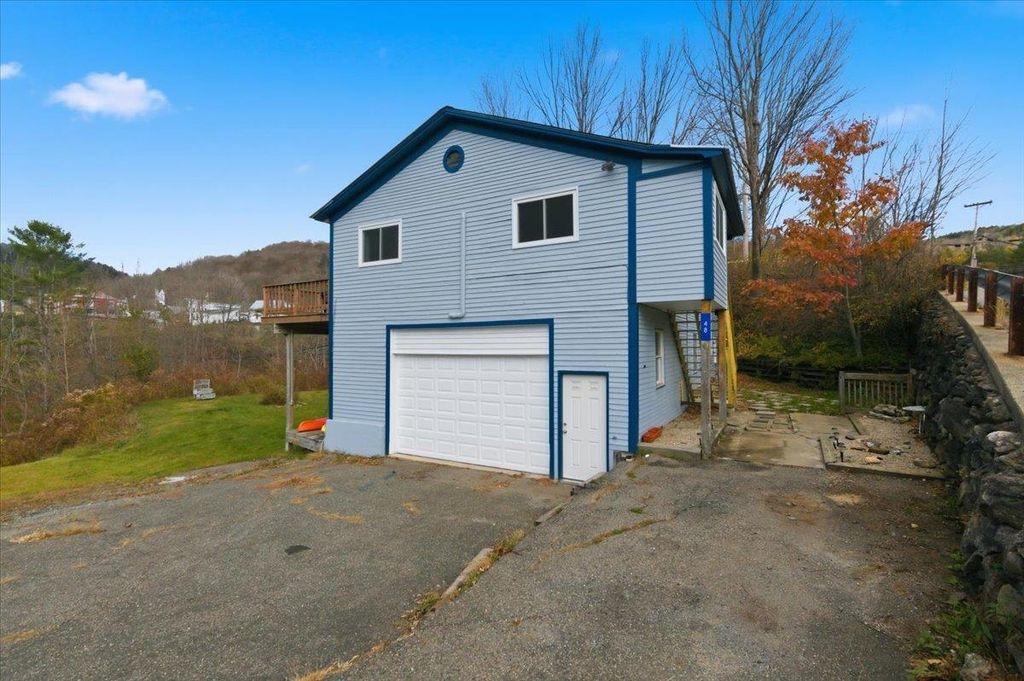 48 Canal Drive, Readsboro, VT 05350