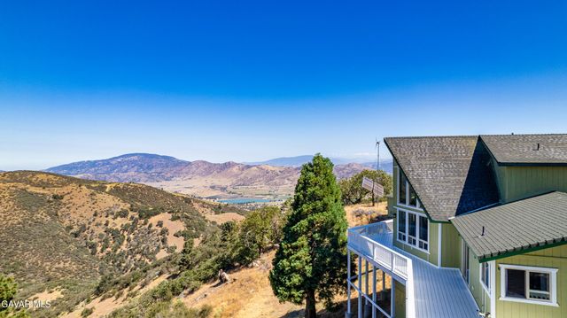 17075 Matterhorn Drive, Tehachapi, CA 93561