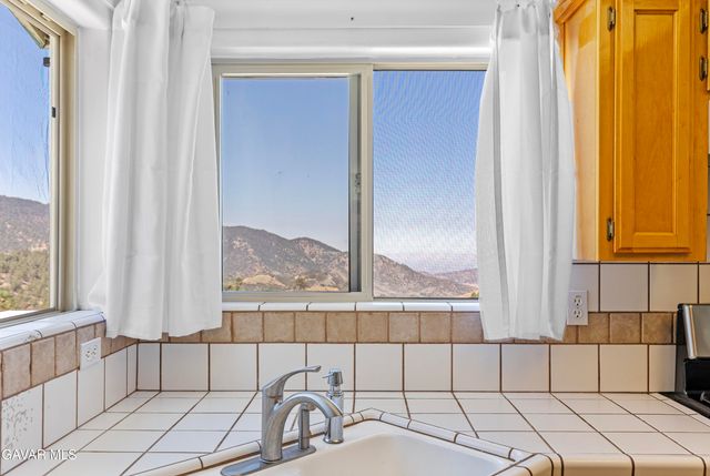 17075 Matterhorn Drive, Tehachapi, CA 93561