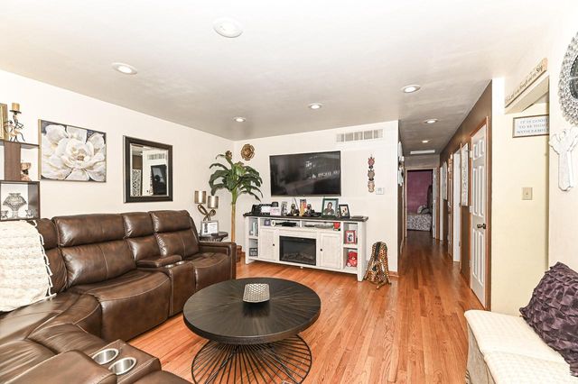 6700 N 51st STREET, Milwaukee, WI 53223
