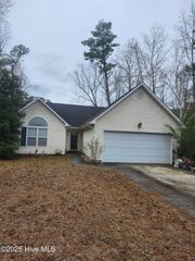 18 Creekstone Lane, Castle Hayne, NC 28429