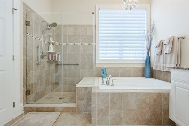 75 Sherwood Dr 152, Methuen, MA 01844