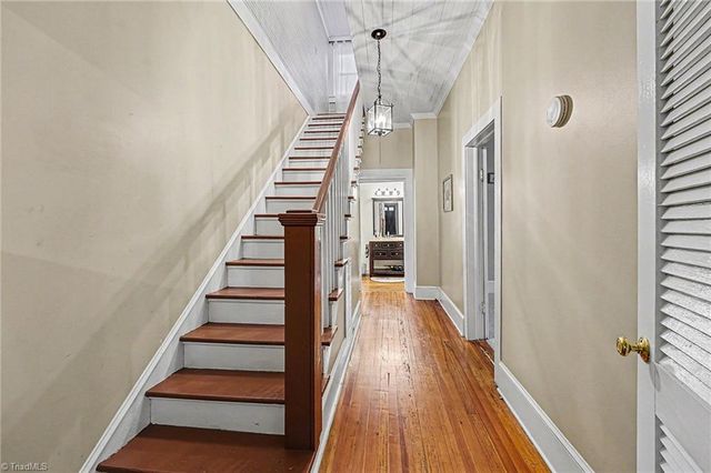 403 W Center Street, Lexington, NC 27292