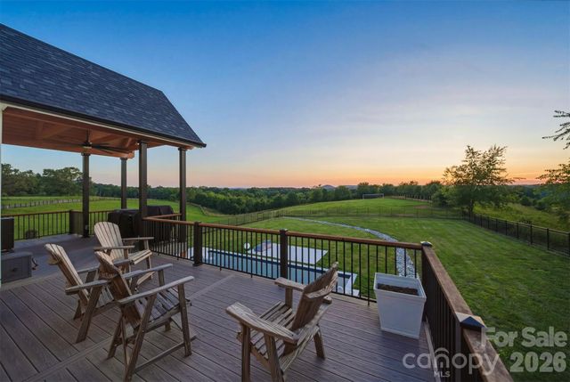 2322 Moss Farm Road, Hickory, NC 28602