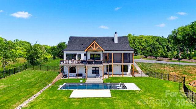 2322 Moss Farm Road, Hickory, NC 28602