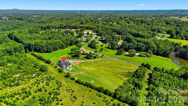 2322 Moss Farm Road, Hickory, NC 28602