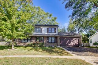 600 Ivy Court, Lake Zurich, IL 60047