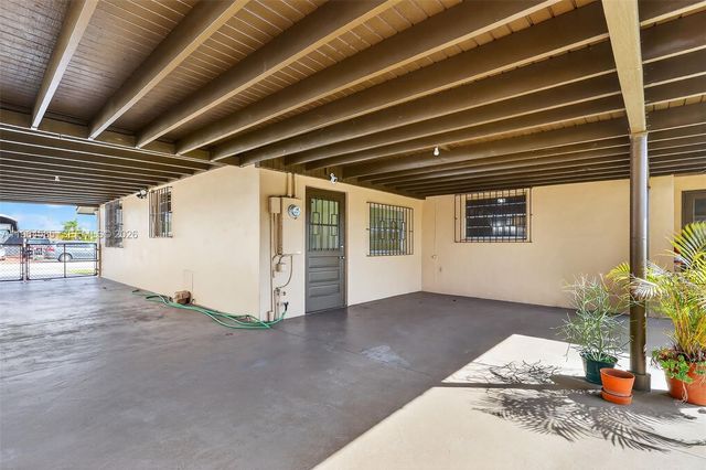 1010 W 33rd Pl, Hialeah, FL 33012