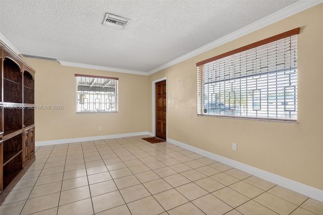 1010 W 33rd Pl, Hialeah, FL 33012