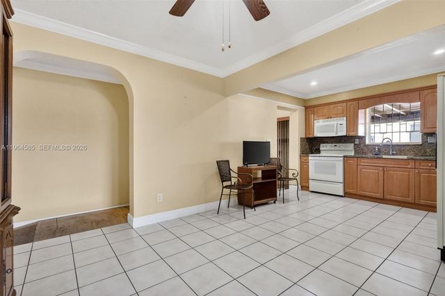 1010 W 33rd Pl, Hialeah, FL 33012