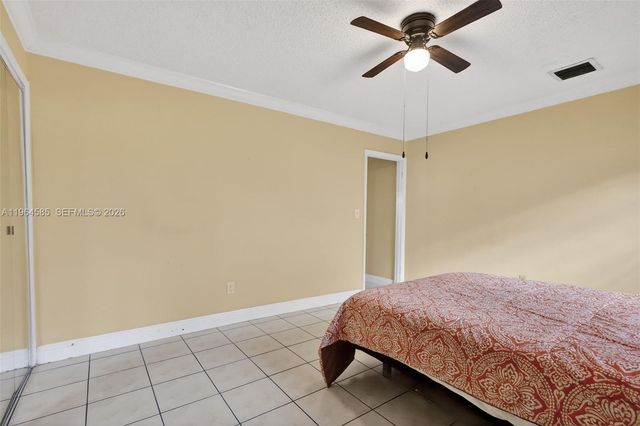 1010 W 33rd Pl, Hialeah, FL 33012