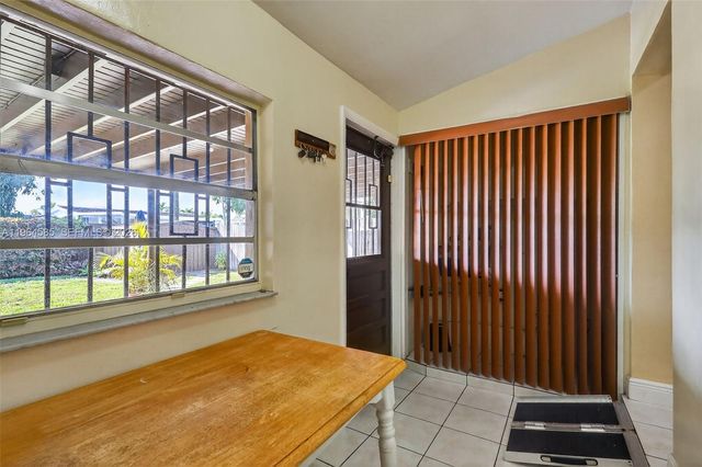 1010 W 33rd Pl, Hialeah, FL 33012