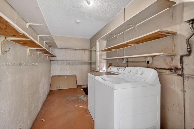 1010 W 33rd Pl, Hialeah, FL 33012