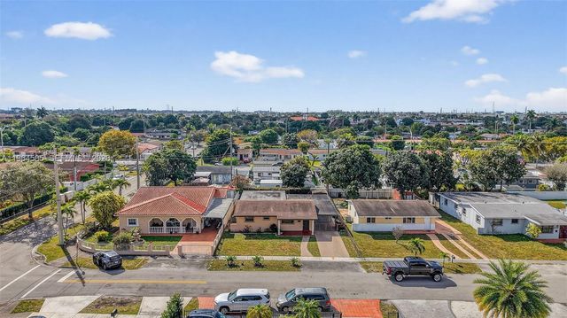 1010 W 33rd Pl, Hialeah, FL 33012