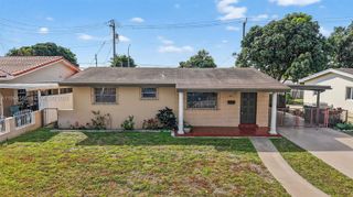 1010 W 33rd Pl, Hialeah, FL 33012