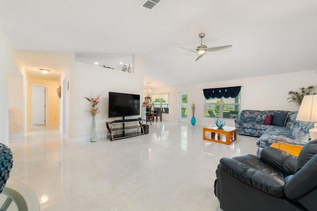 2601 SE Caladium Avenue, Port St. Lucie, FL 34952