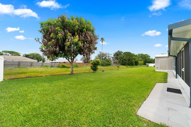 2601 SE Caladium Avenue, Port St. Lucie, FL 34952