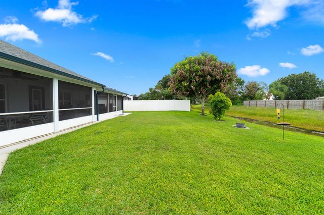 2601 SE Caladium Avenue, Port St. Lucie, FL 34952