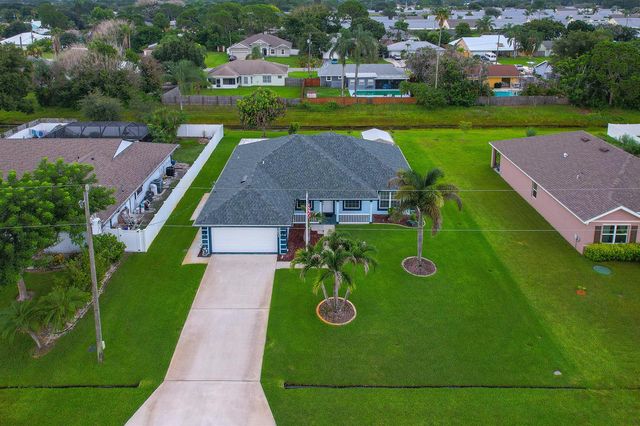 2601 SE Caladium Avenue, Port St. Lucie, FL 34952