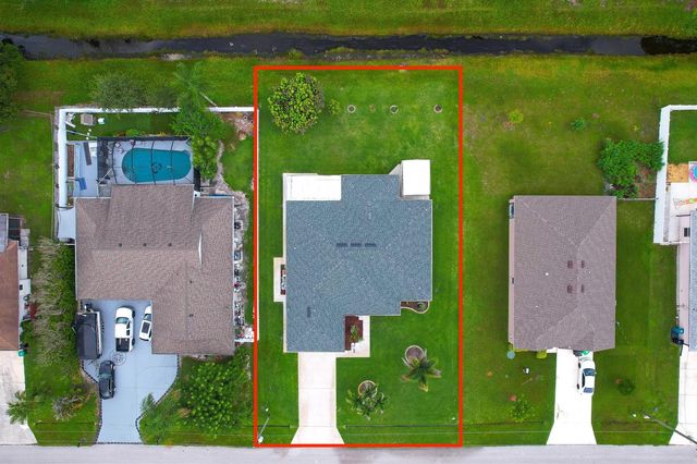 2601 SE Caladium Avenue, Port St. Lucie, FL 34952