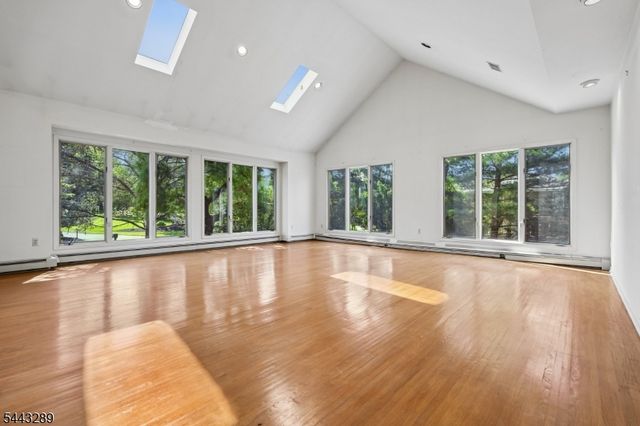 22 Garrity Ter, Montville Twp., NJ 07058