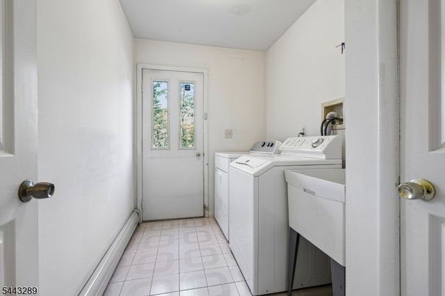 22 Garrity Ter, Montville Twp., NJ 07058
