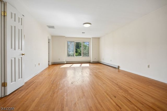 22 Garrity Ter, Montville Twp., NJ 07058