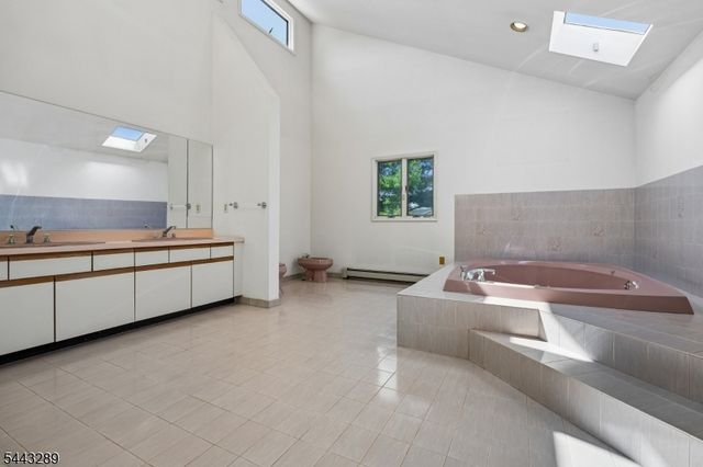 22 Garrity Ter, Montville Twp., NJ 07058