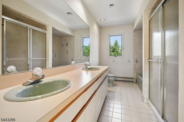 22 Garrity Ter, Montville Twp., NJ 07058