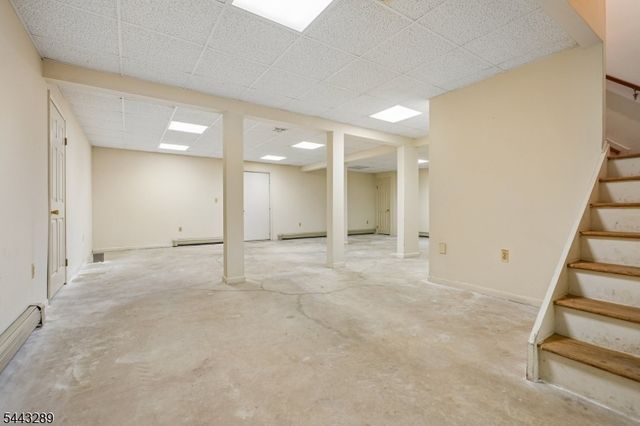 22 Garrity Ter, Montville Twp., NJ 07058