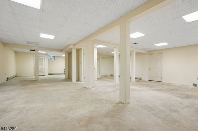 22 Garrity Ter, Montville Twp., NJ 07058