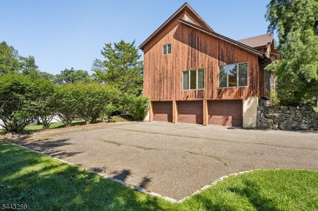 22 Garrity Ter, Montville Twp., NJ 07058