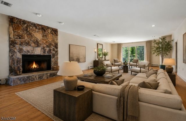 22 Garrity Ter, Montville Twp., NJ 07058