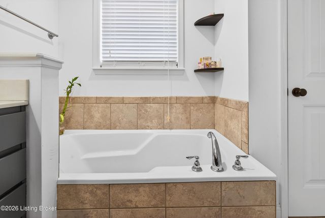 7676 Celebration Way, Crestwood, KY 40014