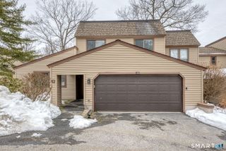 14 Walnut Lane 14, Avon, CT 06001