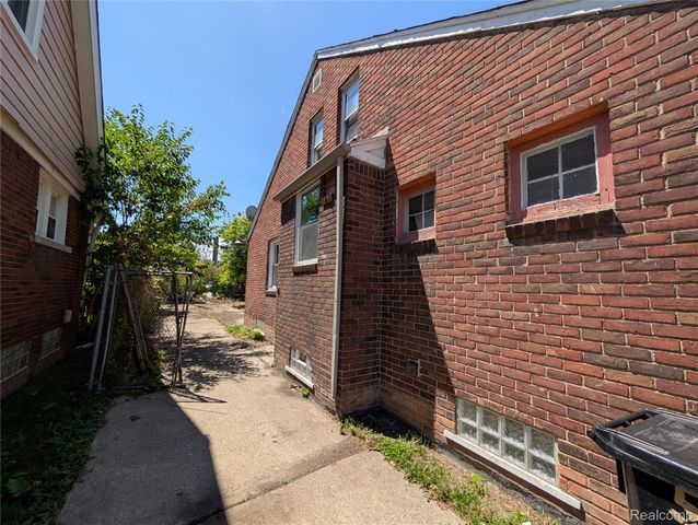 5575 BUCKINGHAM Avenue, Detroit, MI 48224