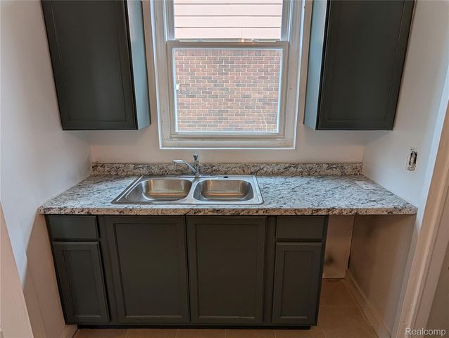 5575 BUCKINGHAM Avenue, Detroit, MI 48224