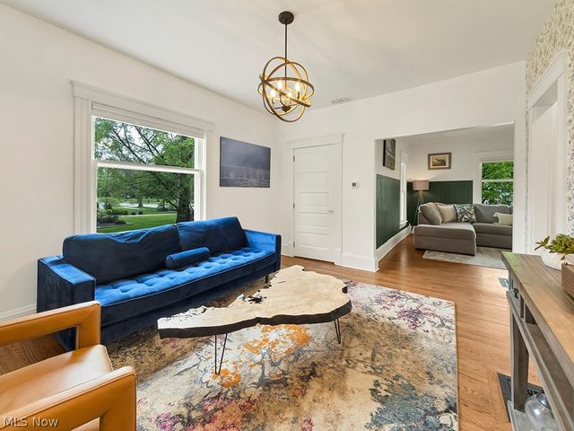 132 South Franklin Street, Chagrin Falls, OH 44022
