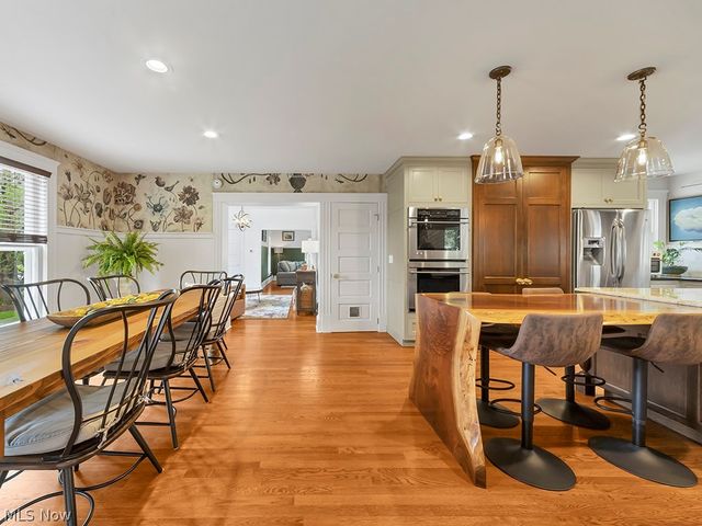 132 South Franklin Street, Chagrin Falls, OH 44022