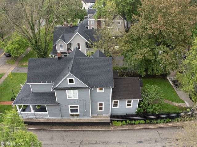 132 South Franklin Street, Chagrin Falls, OH 44022