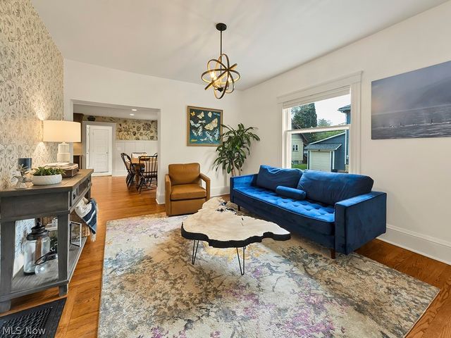 132 South Franklin Street, Chagrin Falls, OH 44022