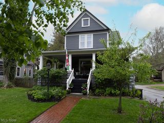 132 South Franklin Street, Chagrin Falls, OH 44022