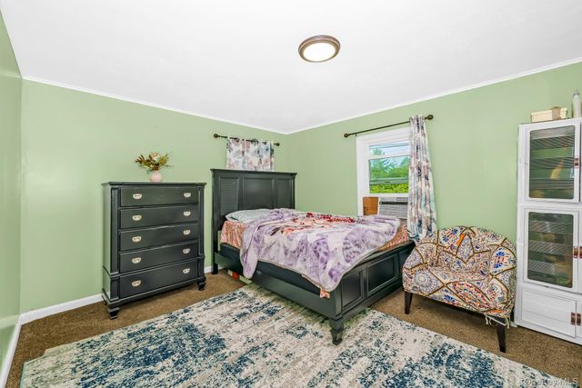 72 Peckham Avenue, Islip, NY 11751