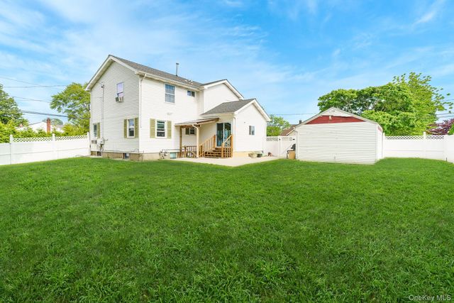 72 Peckham Avenue, Islip, NY 11751