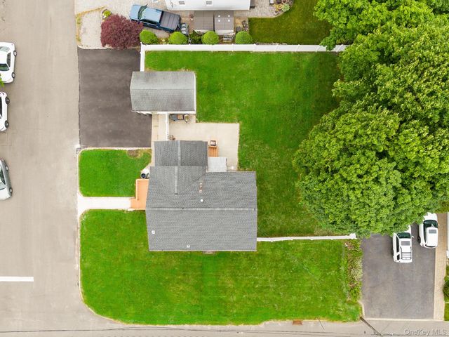 72 Peckham Avenue, Islip, NY 11751