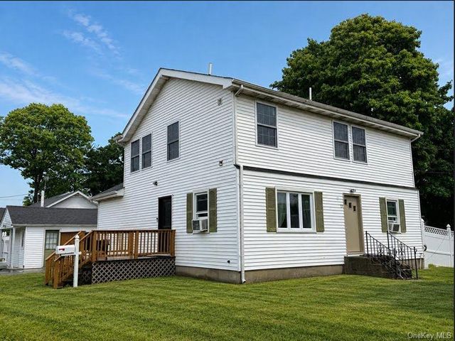72 Peckham Avenue, Islip, NY 11751